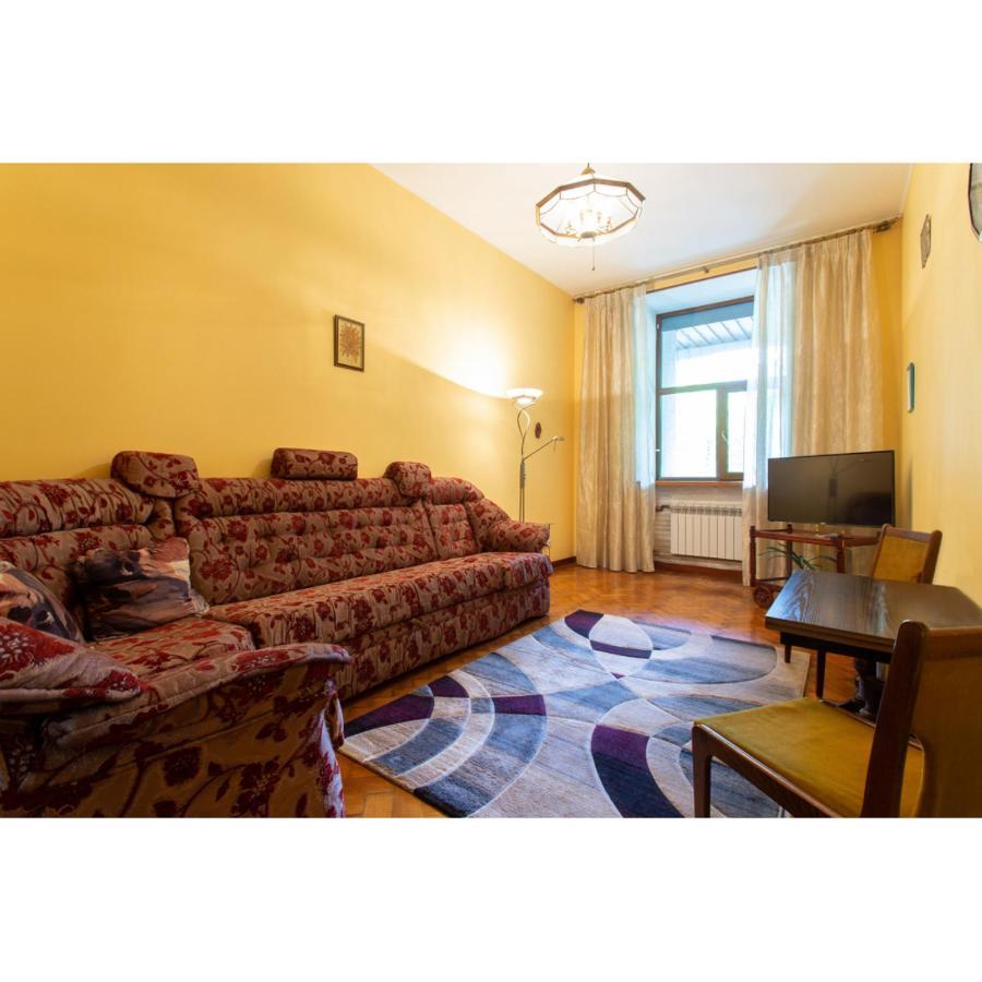 Cozy Apartment On Nezalezhnosti Avenue Kharkiv Exterior photo