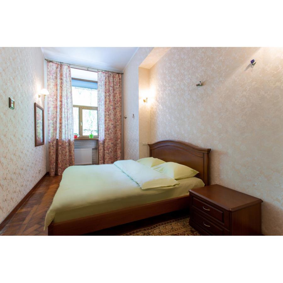 Cozy Apartment On Nezalezhnosti Avenue Kharkiv Exterior photo